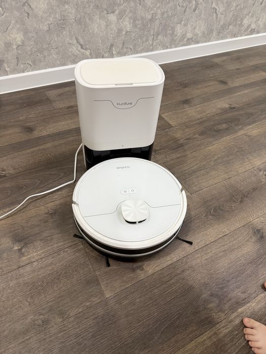 Продаю робот пылесос