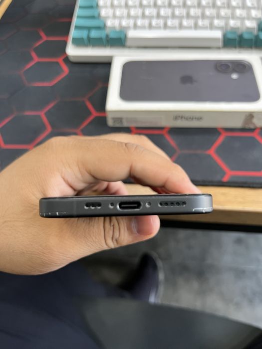 Iphone 16 128gb black