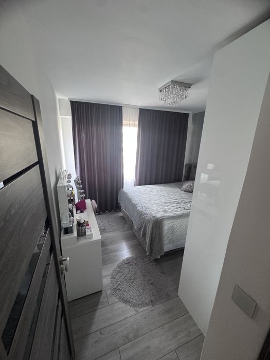 Vand apartament 2 camere renovat