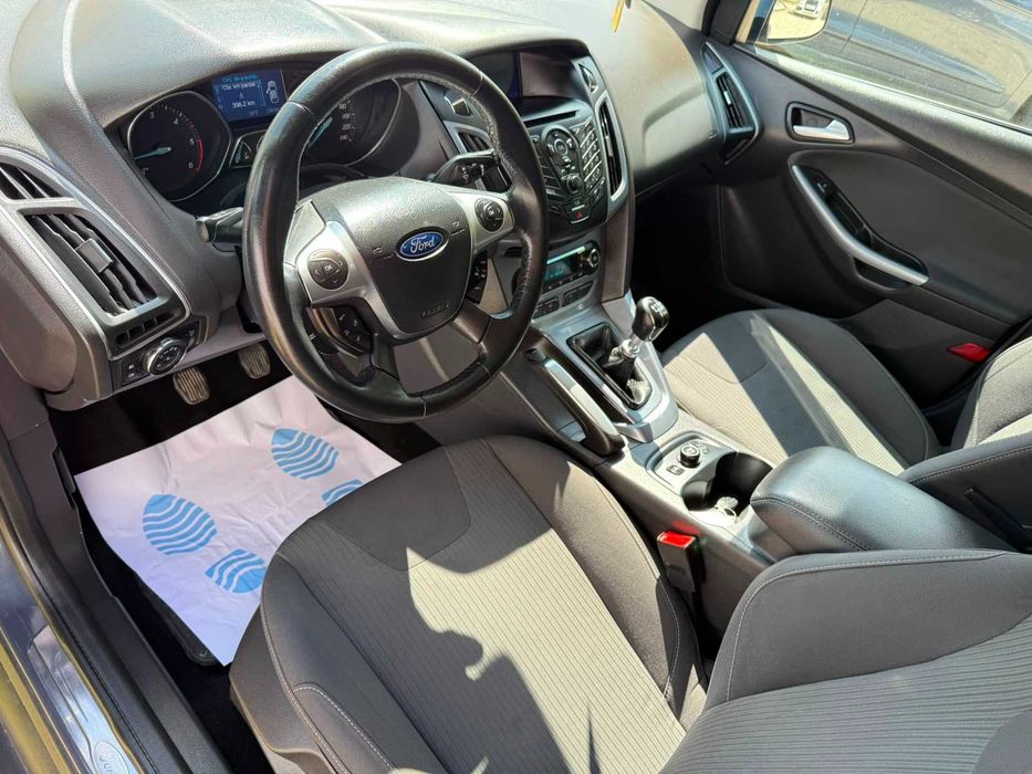 FORD Focus 2011 — imagine 25