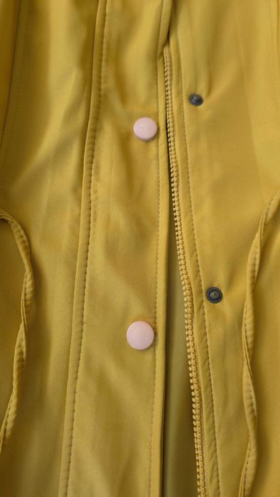 Палто цвят горчица