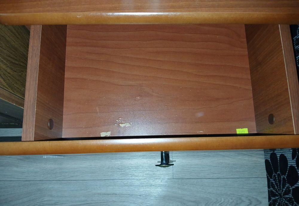 Продам небольшую тумбочку