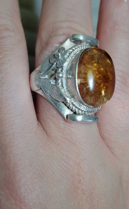 Inel vintage din argint cu chihlimbar natural