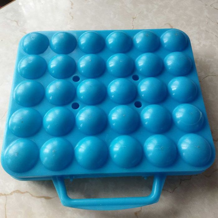 Утятница, флейка-переноска для яиц, кружки, банки для консервации.