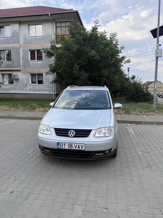 VOLKSWAGEN Touran