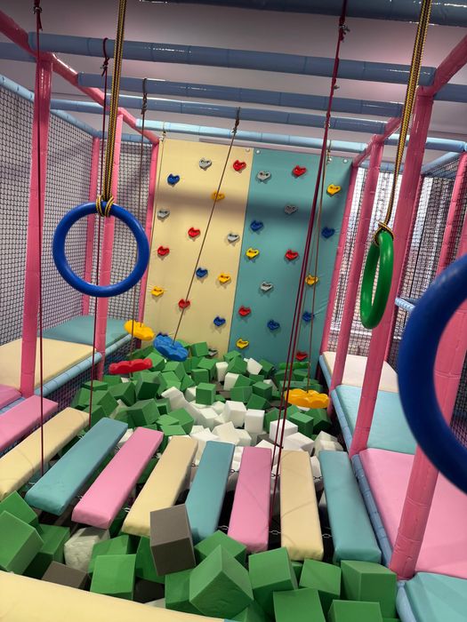 Cursa cu obstacole Spatiu de joaca labirint