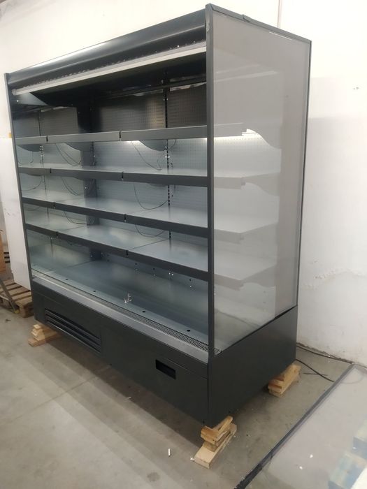 Крайстенна хладилна витрина 2m с вграден агрегат PastorFrigor Italy