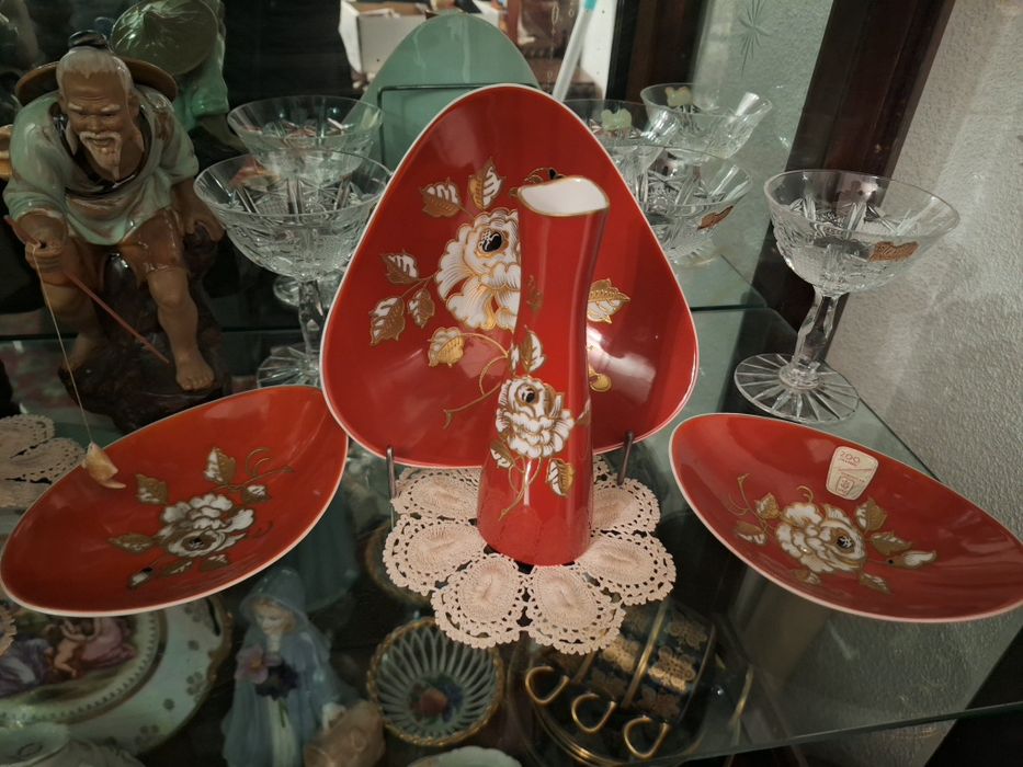 Vaza Wallendorf 1764 Handgemalt din porțelan, pictata manual cu aur