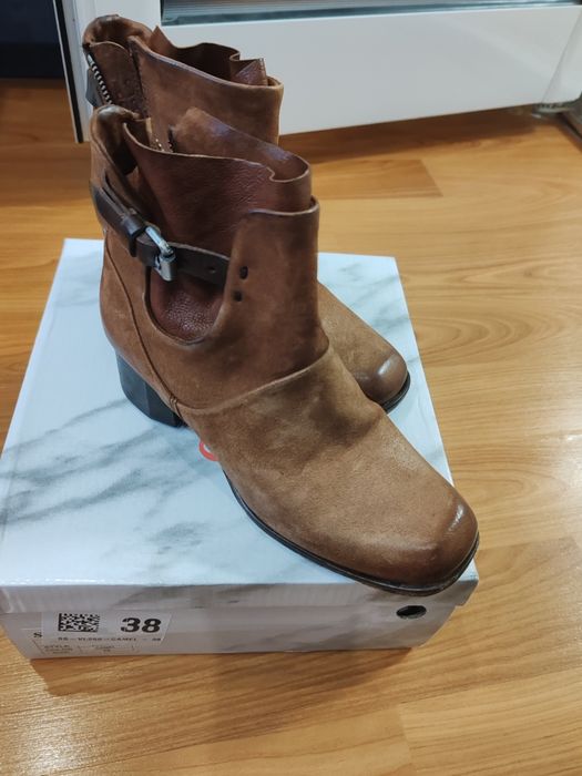 Ghete piele mărime 37