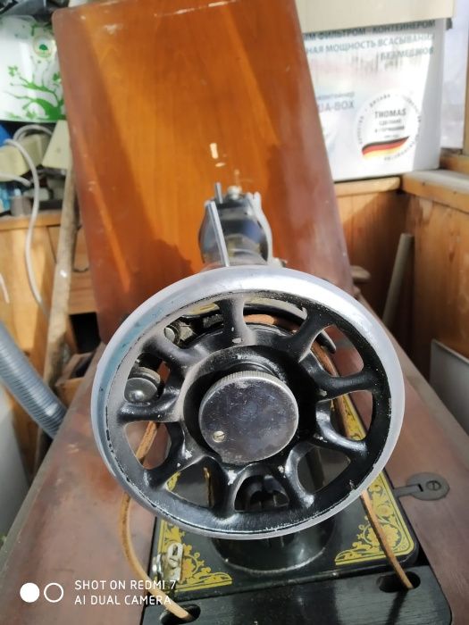 Продам швейную машинку