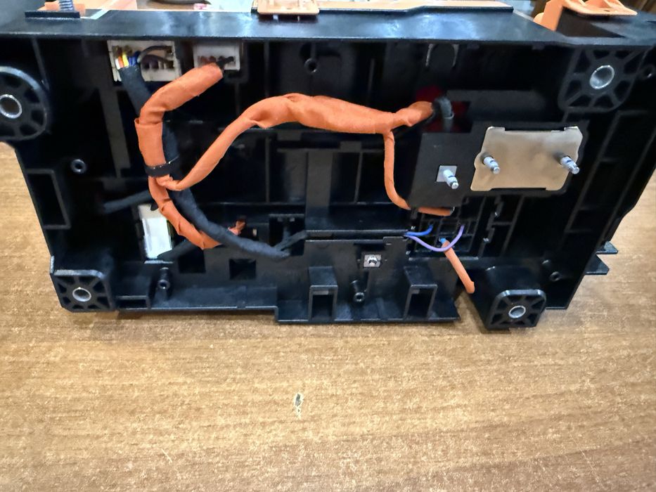 Volvo high voltage-реле  на батерията