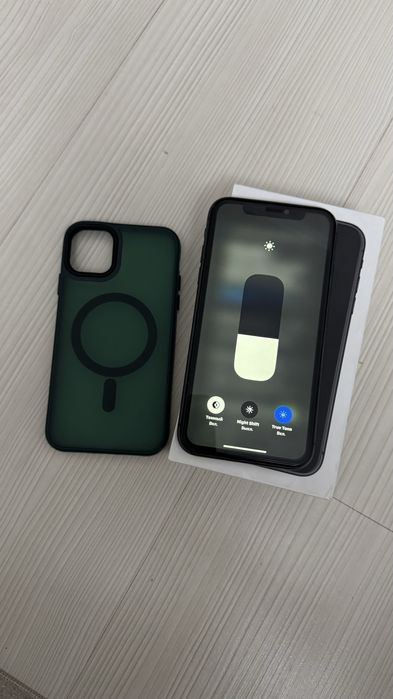 Продам айфон 11 черный