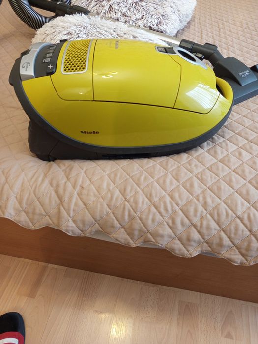 Прахосмукачка Miele Complete C3 Flex