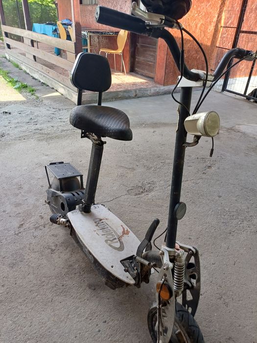 Trotineta electrică ca nouă