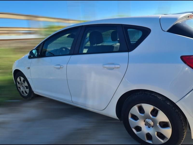 Geam usa culisabil Opel Astra J