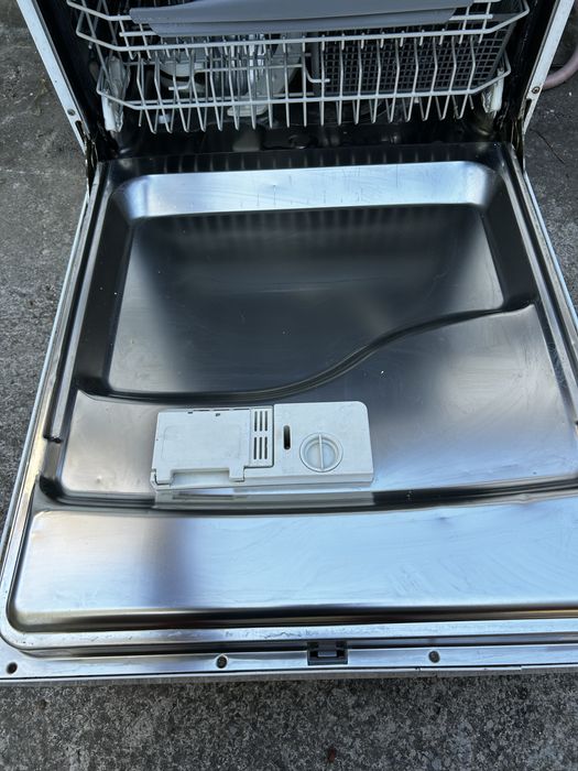 Съдомиялна машина ariston 60см