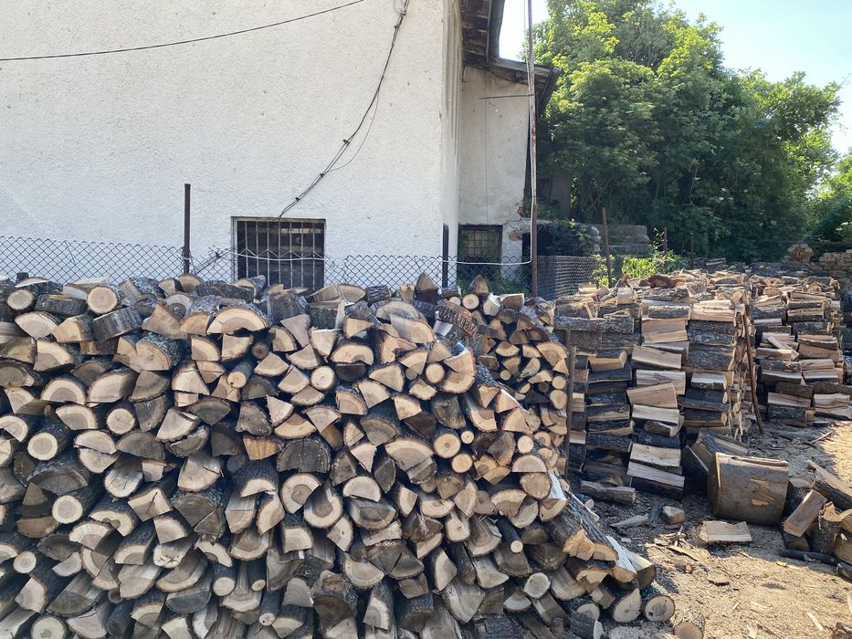 Дърва за огрев на чували