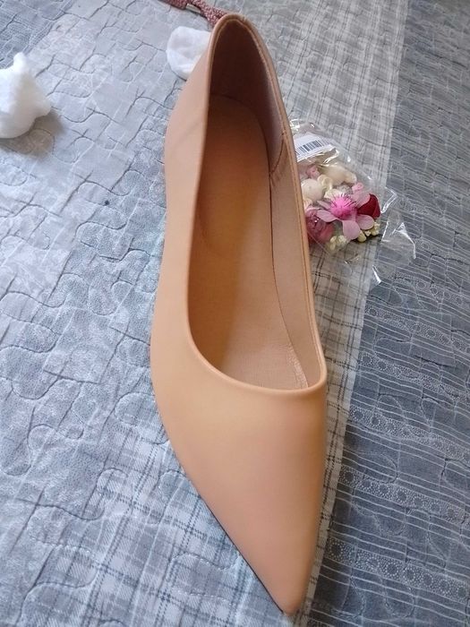 Vând pantofi noi in cutie