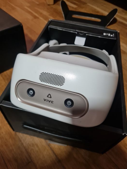 HTC vive focus vision VR