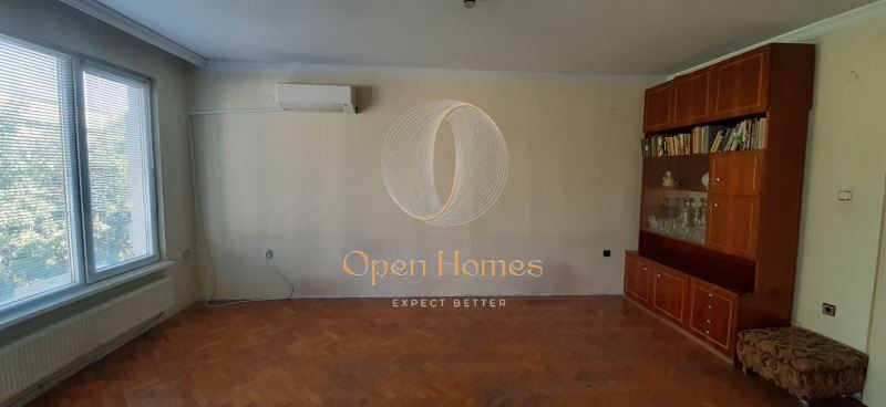 Продава се Тристаен апартамент в Пловдив, Каменица 1 - 112 кв.м за 1536 €/кв.м - Снимка #2