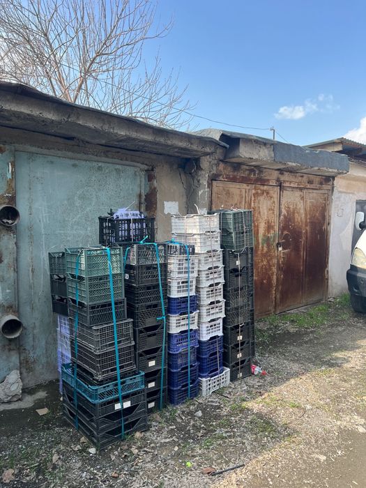 Пластиковые ящики