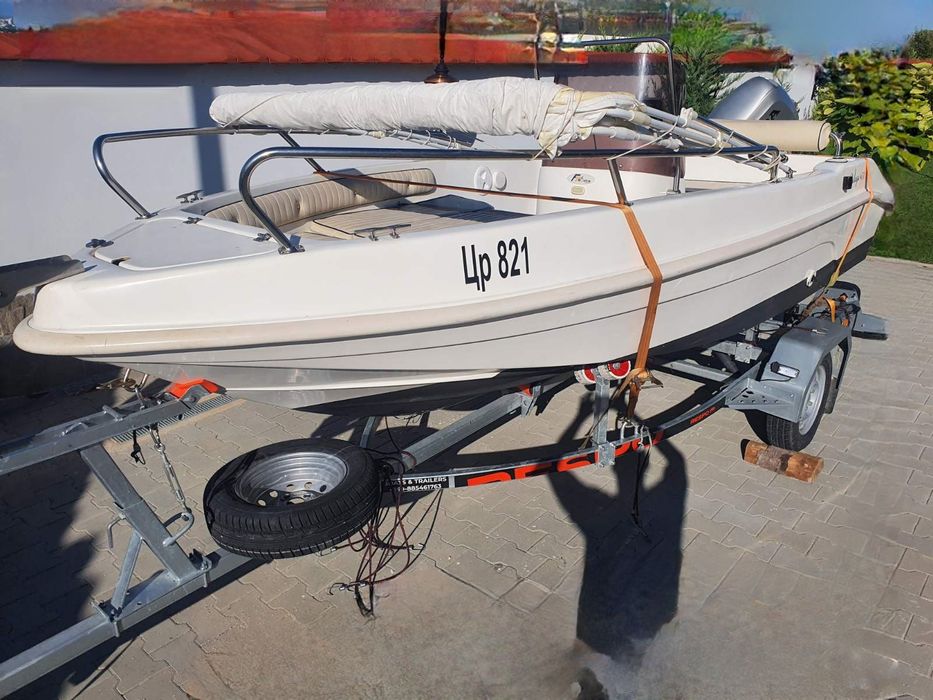 Лодка с двигател Honda 50к.с Beluga 430