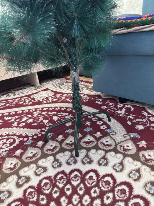 Продаю новгоднею ёлку