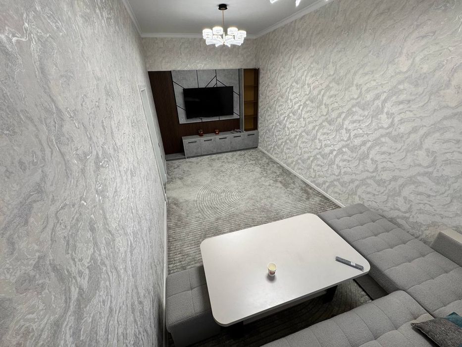 Chilonzor Novza metro yonida 2xonali kvartira SOTILADI!