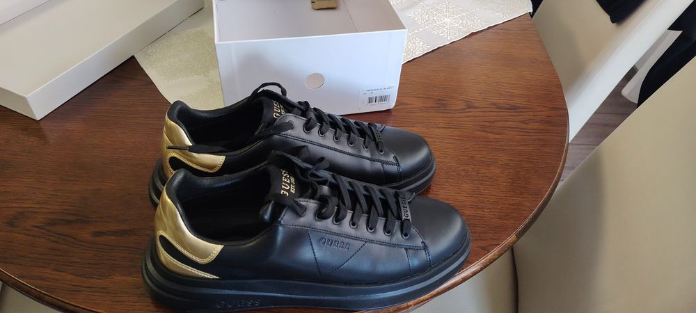 Guess 46 negru,noi!