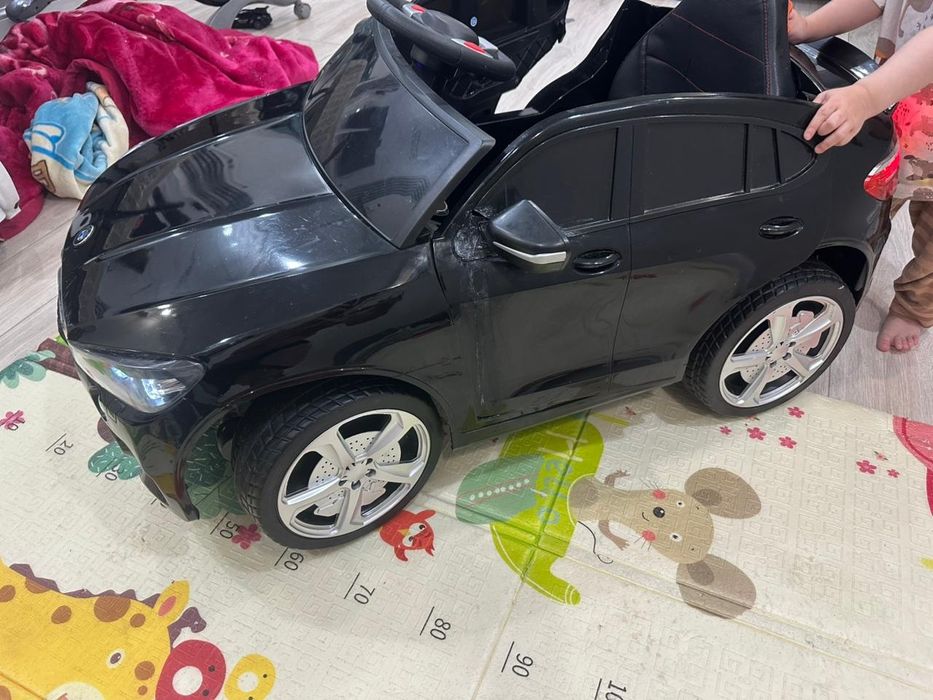 Детский электромобиль BMW