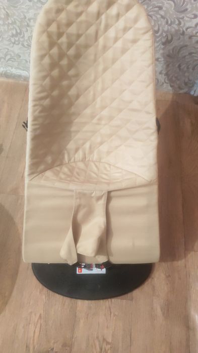 продам шезлонг в отличном состояние