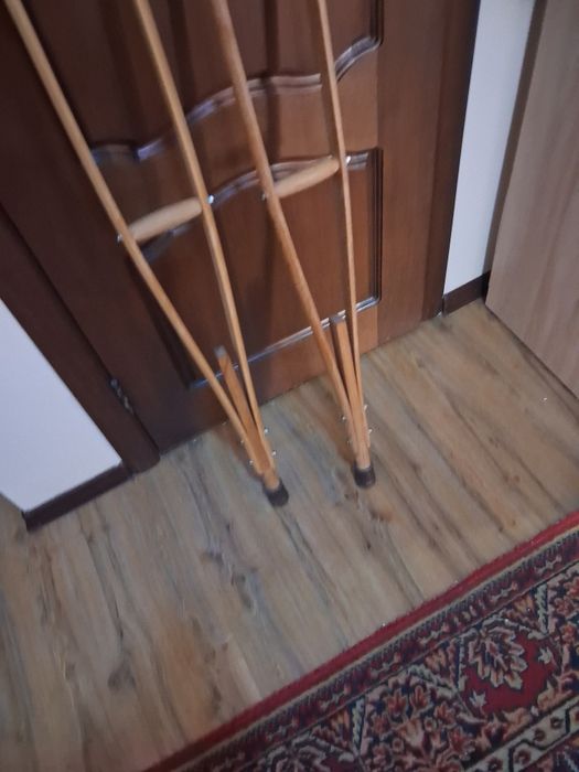 Деревянные костыли