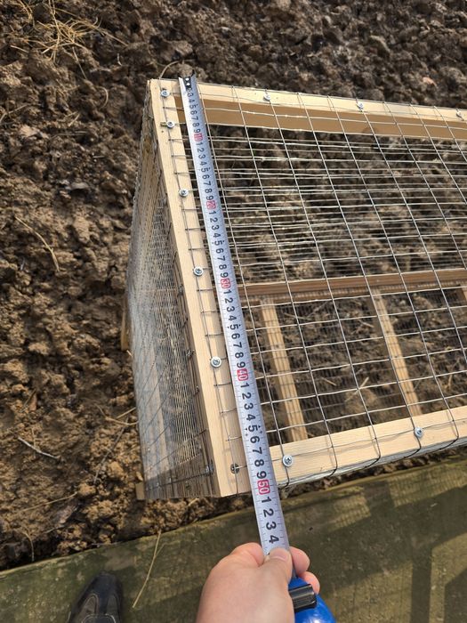 Куен кафас, quyon qafas juda baquvvat Sosna reka. Клетка для кроликов.