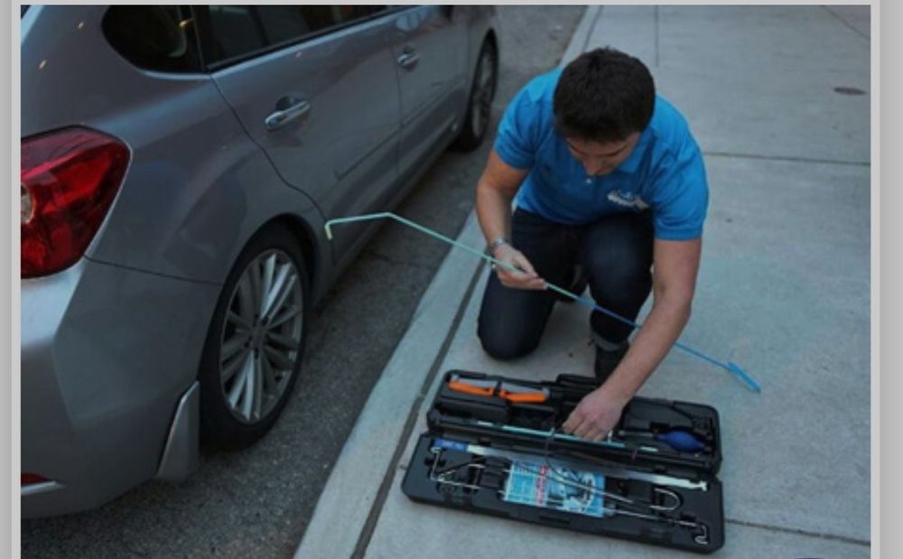 Закрылась машина откроем машину