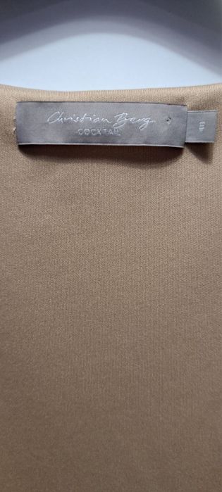 Коктейлна рокля