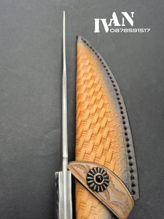 Ловен нож от дамаска стомана (96 слоя) сърцевина  VG10 с кожена кания