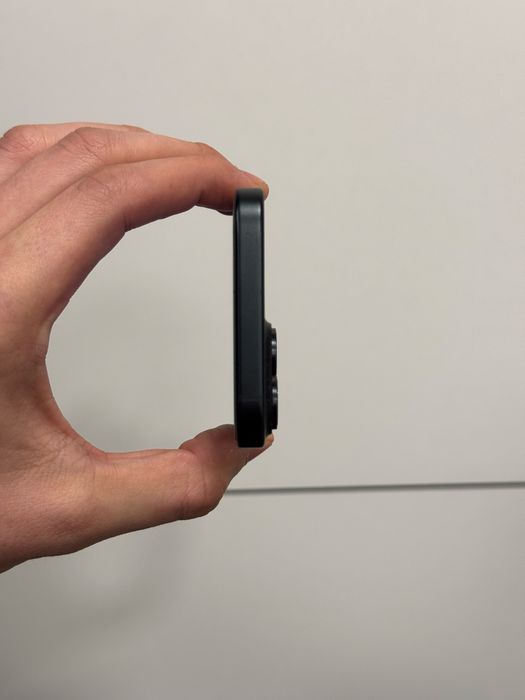 Продавам отличен iPhone 15 20 цикъла