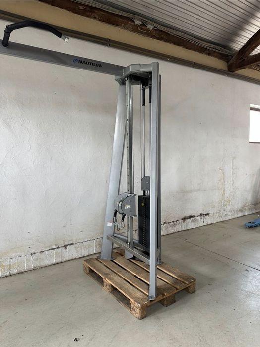 Фитнес уреди Nautilus кросоувър и смит машина