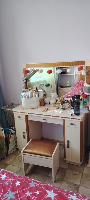 Продам спальный гарнитур