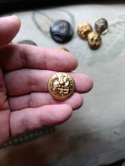 Пуговицы старинные крупные