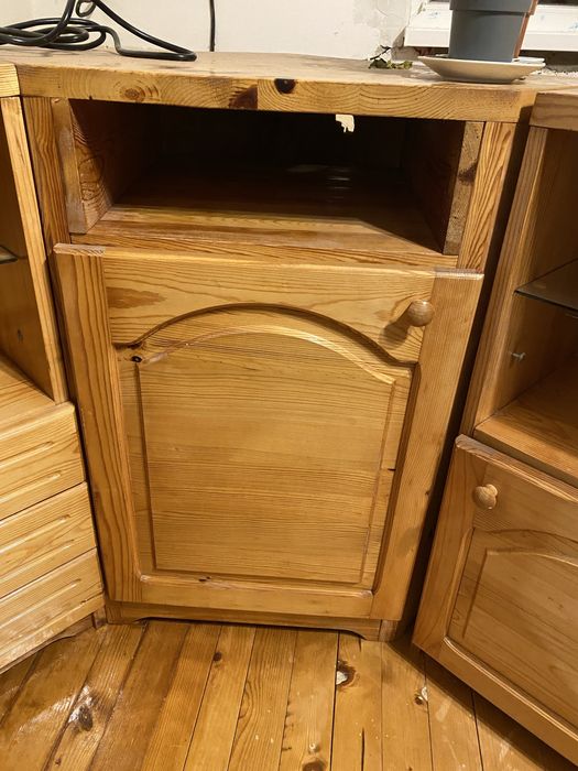 Масивен дървен шкаф / ТВ секция – запазен