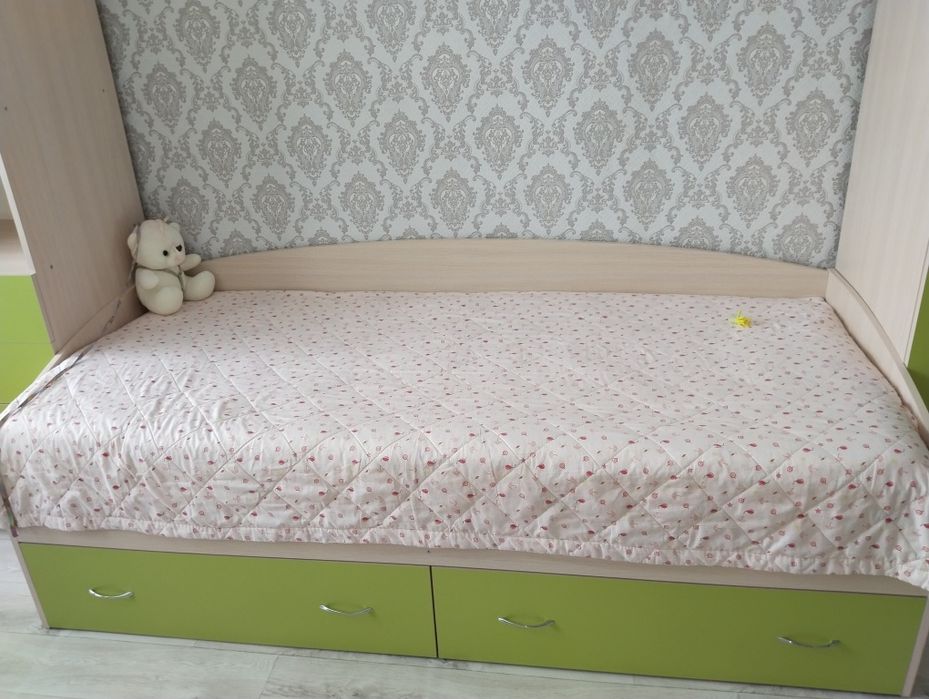 Продам недорого мебель