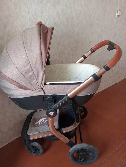 В отличном состояние  коляска