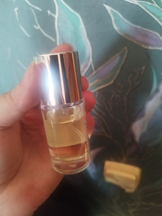 Отдам духи новые почти даром