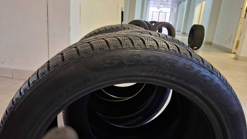 4бр зимни гуми Pirelli scorpin 295 40 20