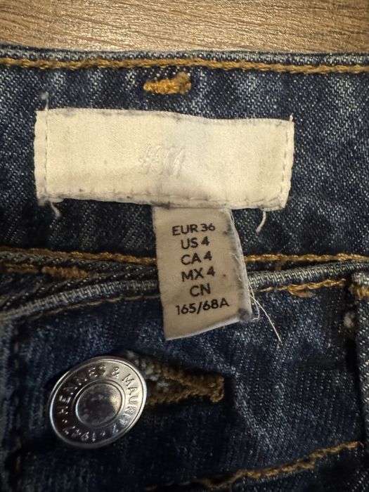 три различни модела дамски дънки