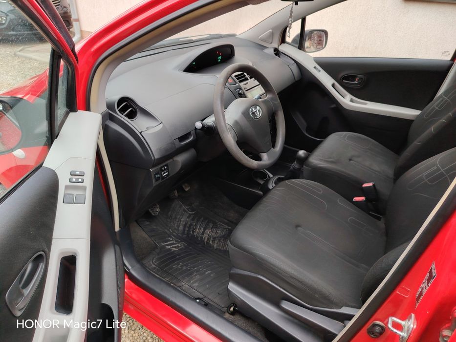 Toyota Yaris 1.0vvt-i  Euro5 an 2011 A/C