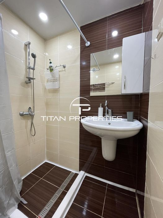 Дава се под наем Тристаен апартамент в Варна, Левски - 120 кв.м за 850 € - Снимка #16