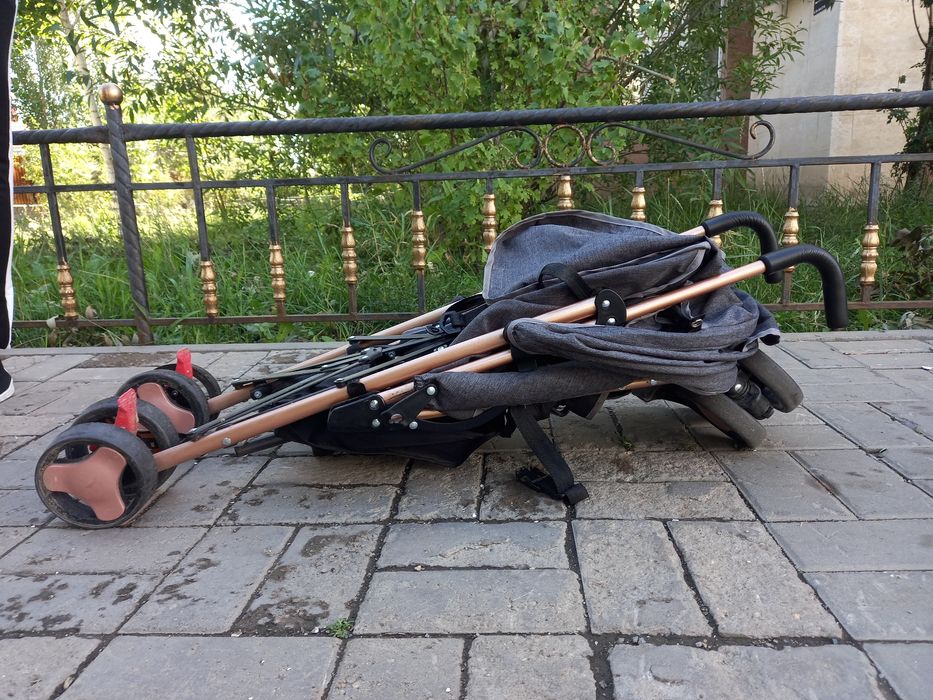 Коляска детскаяя