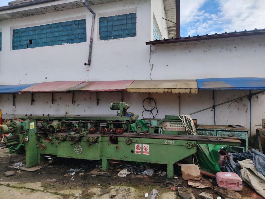 Masina de tras lemn pe 4 fete